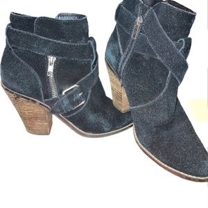 Dolce Vita Black ankle booties sz7.5